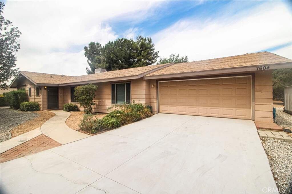 7604 Victor Avenue, Hesperia, CA 92345
