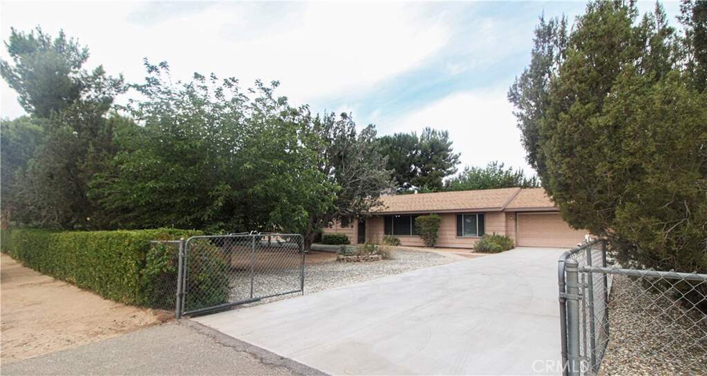 7604 Victor Avenue, Hesperia, CA 92345