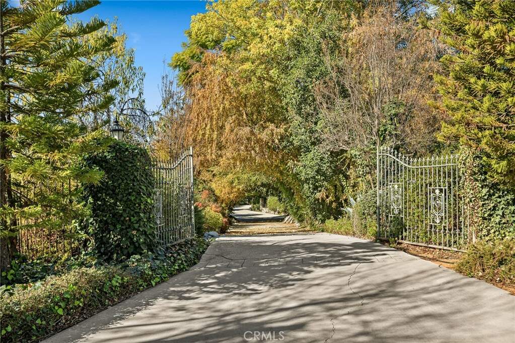 30882 Alta Mira Drive, Redlands, CA 92373