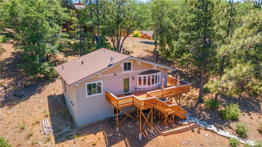 39576 Oak Glen Road, Fawnskin, CA 92333