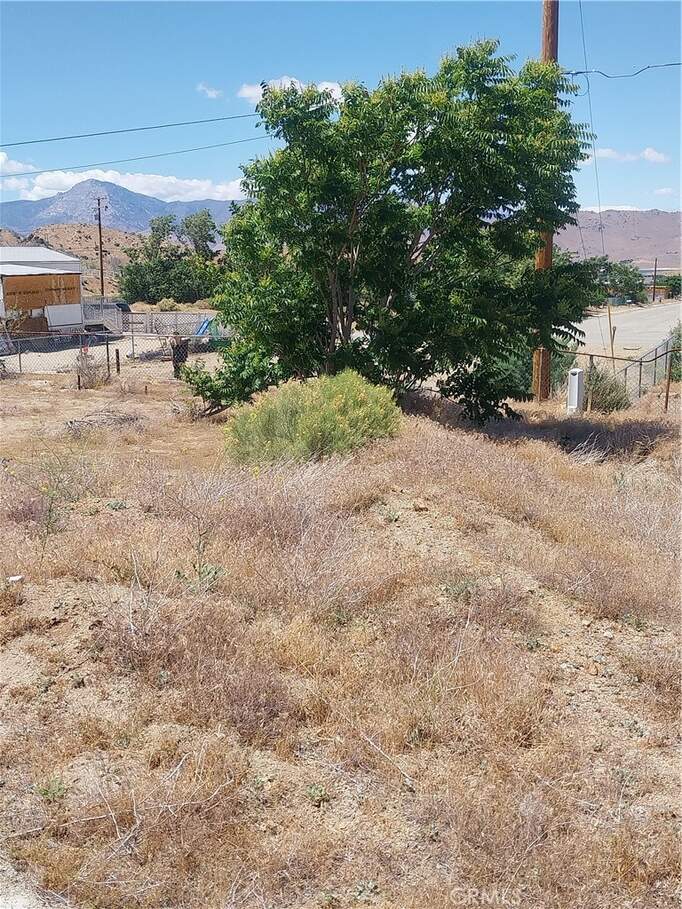 8509 Starbrite Dr, Lake Isabella, CA 93240