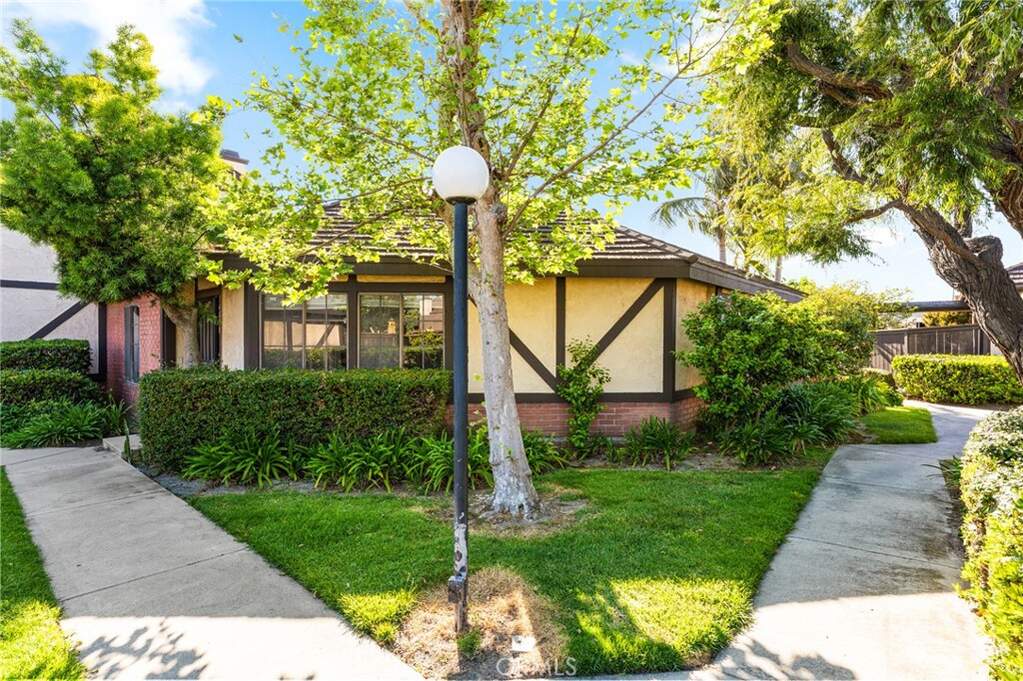 14870 Stonehedge Lane, Westminster, CA 92683