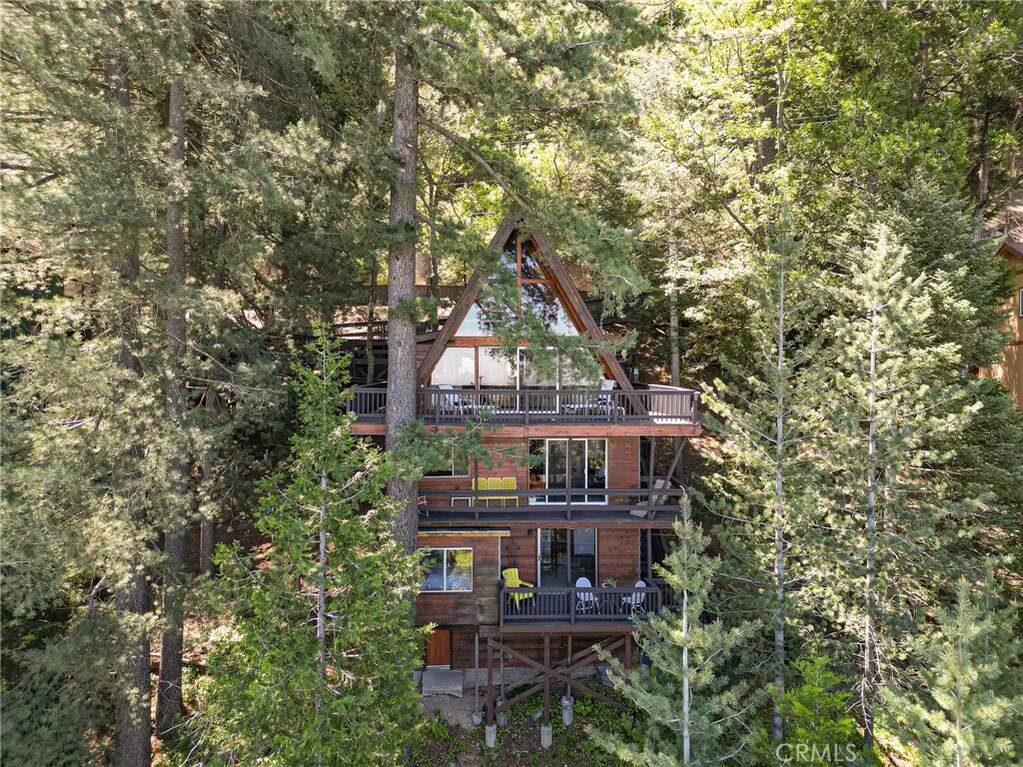 24032 Skyland Drive, Crestline, CA 92325