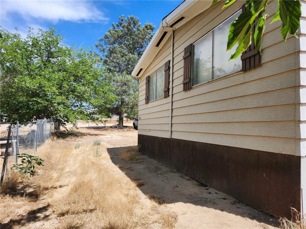 5357 Hooper Road, Weldon, CA 93283