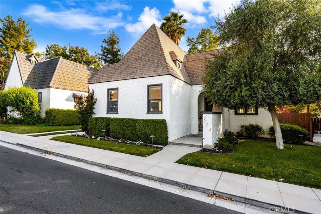 324 Normandie Court, Redlands, CA 92373