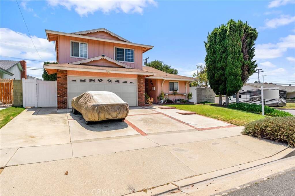 19722 Tajauta Avenue, Carson, CA 90746