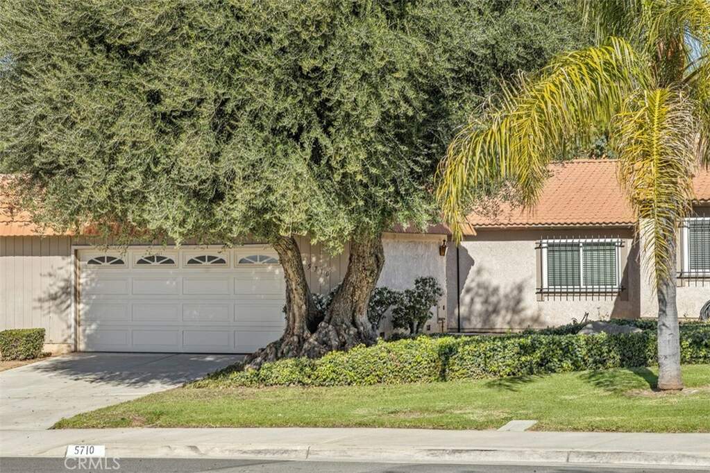 5710 Falling Leaf Lane, Jurupa Valley, CA 92509