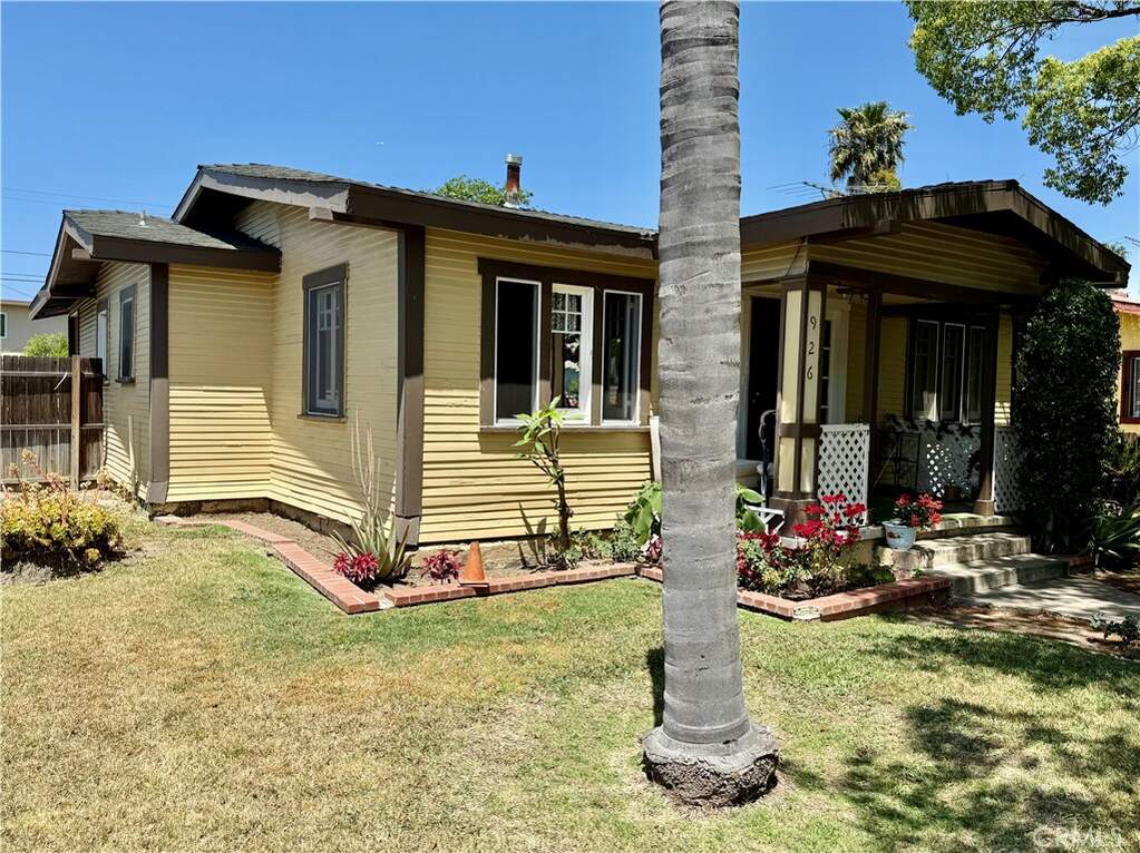 926 S Orange Avenue, Santa Ana, CA 92701