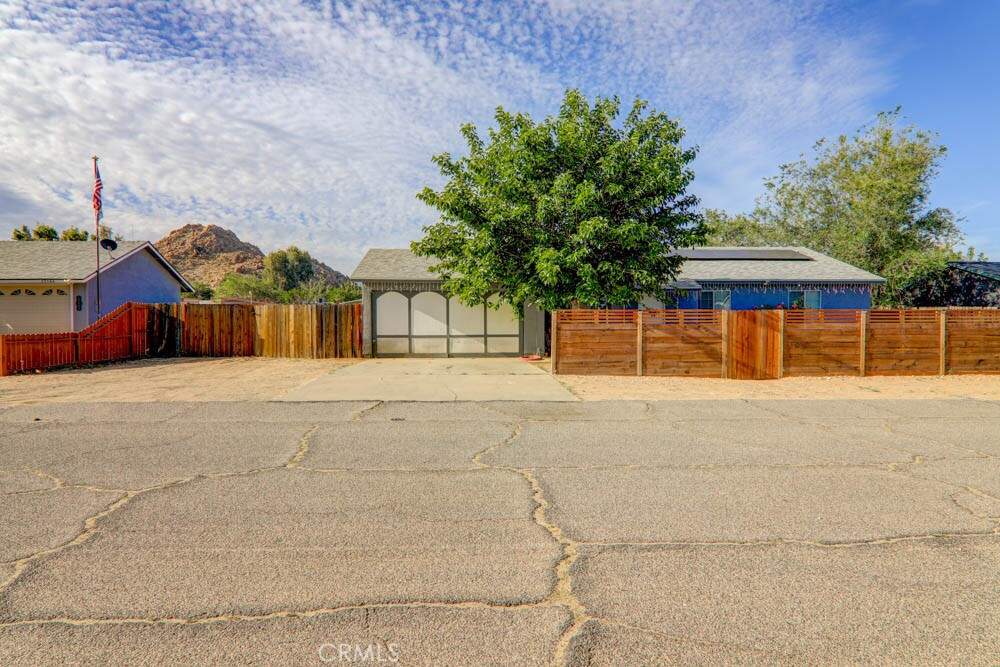 17152 Schollview Avenue, Palmdale, CA 93591