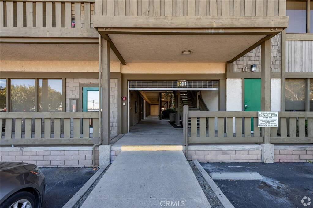 222 N Mountain Avenue, Upland, CA 91786