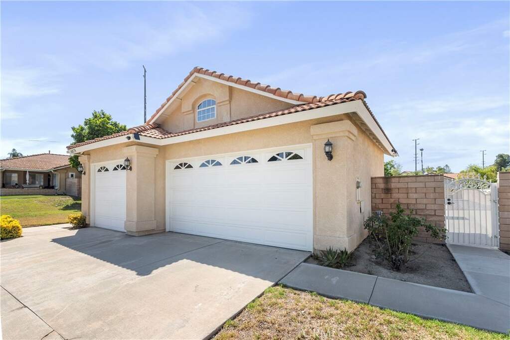 6879 Mission Grove Pkwy N, Riverside, CA 92506