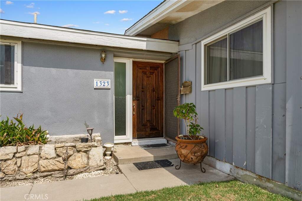 1323 W Goodhue Avenue, Anaheim, CA 92802