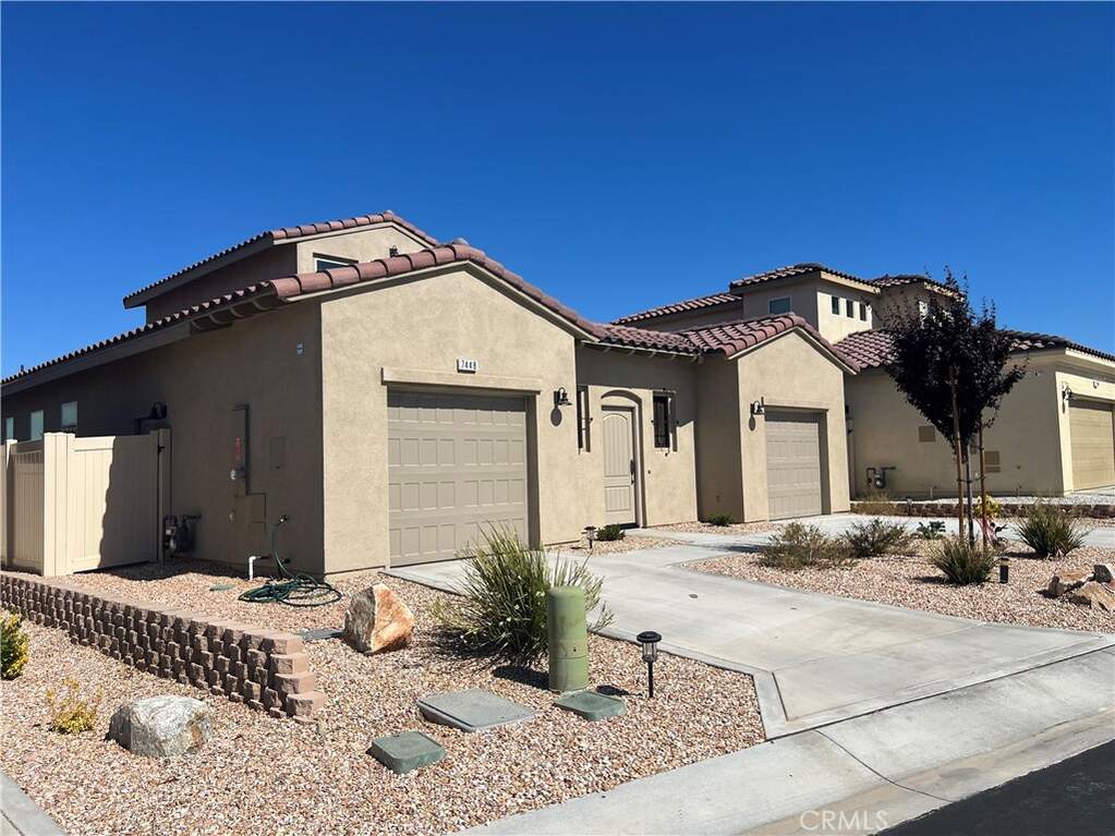 7448 Del Rio Vista, Yucca Valley, CA 92284