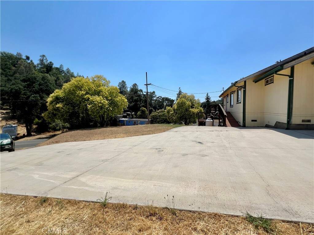 3309 Lakeview Drive, Nice, CA 95464