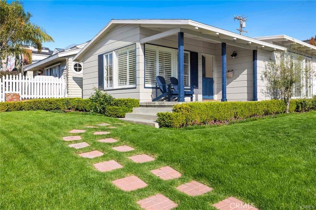 600 Poinsettia Avenue, Corona Del Mar, CA 92625