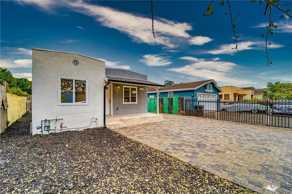 323 E 93rd Street, Los Angeles, CA 90003