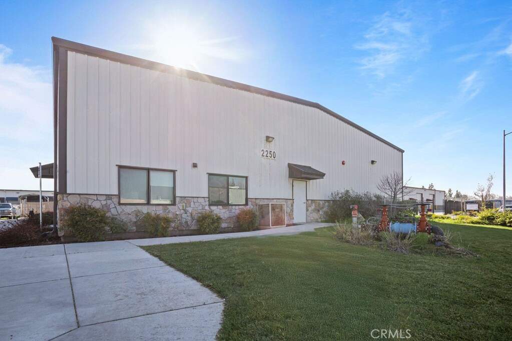 2250 Cessna Way, Merced, CA 95341