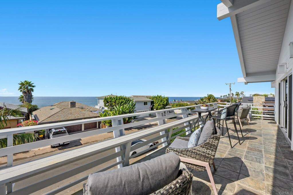 1561 Neptune Avenue, Encinitas, CA 92024