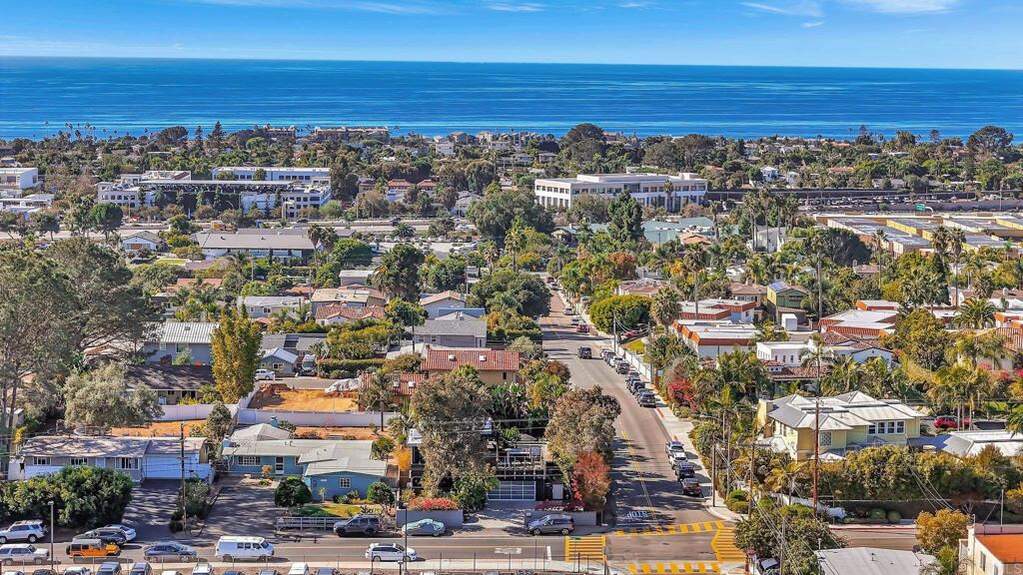 1004 Nardo Road, Encinitas, CA 92024