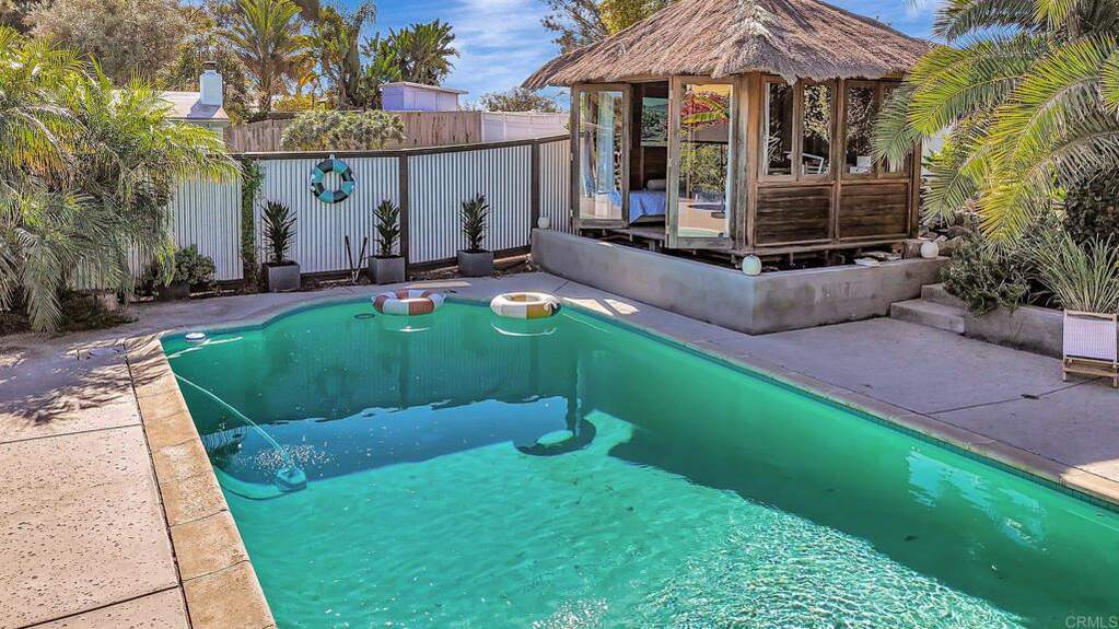 1004 Nardo Road, Encinitas, CA 92024