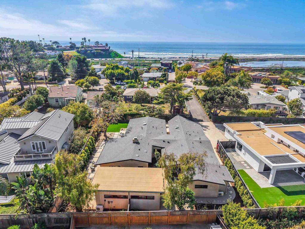 806 Seabright Lane, Solana Beach, CA 92075