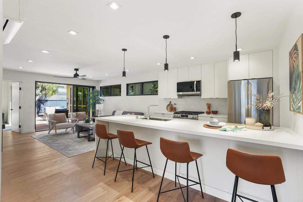 806 Seabright Lane, Solana Beach, CA 92075