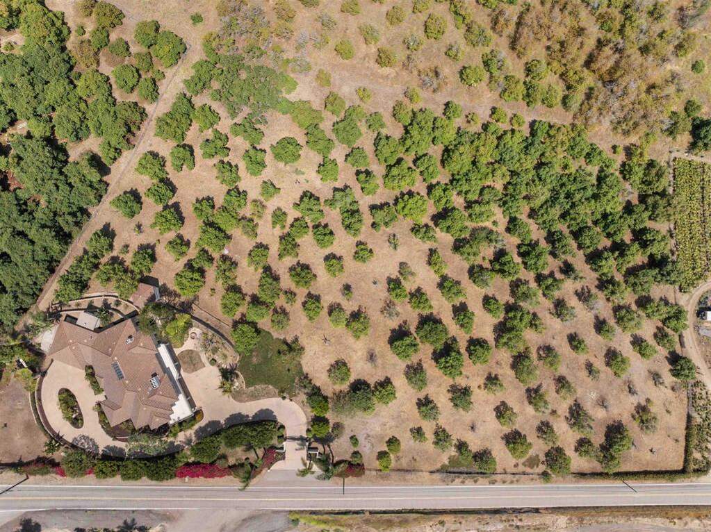 1320 Sleeping Indian Road, Oceanside, CA 92057