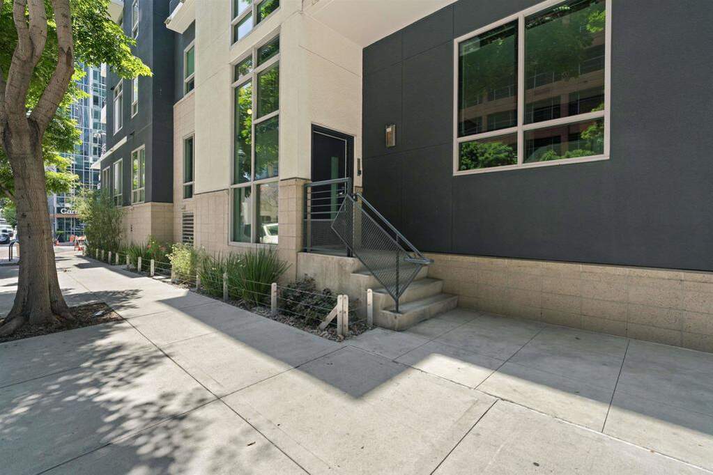 425 W Beech Street #227, San Diego, CA 92101