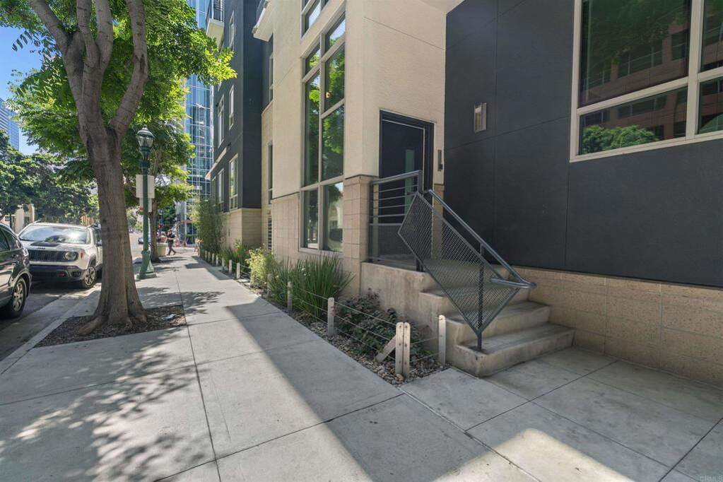 425 W Beech Street #227, San Diego, CA 92101