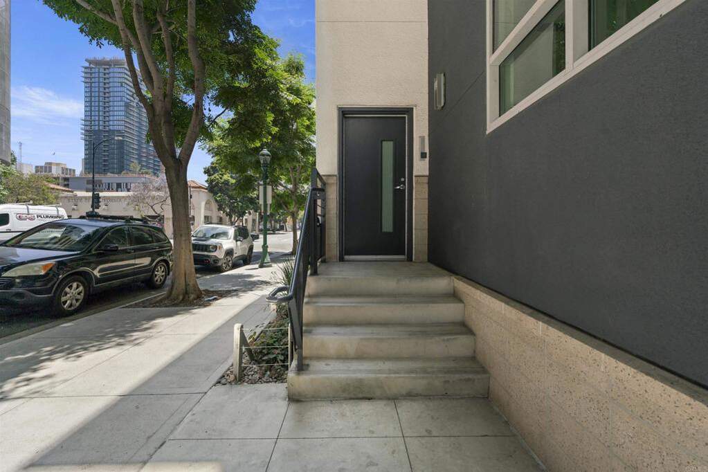 425 W Beech Street #227, San Diego, CA 92101