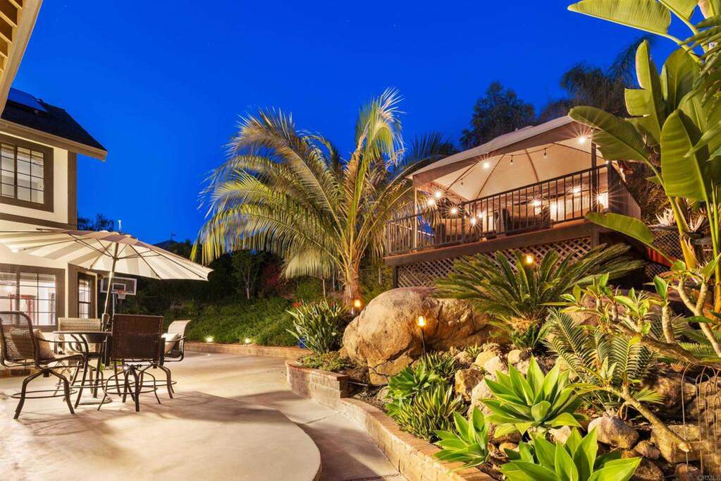 2746 Foothill Drive, Vista, CA 92084
