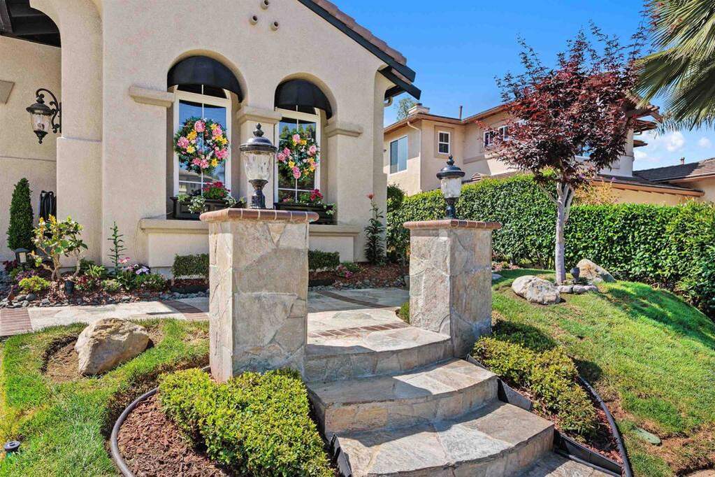 6130 Paseo Monona, Carlsbad, CA 92009