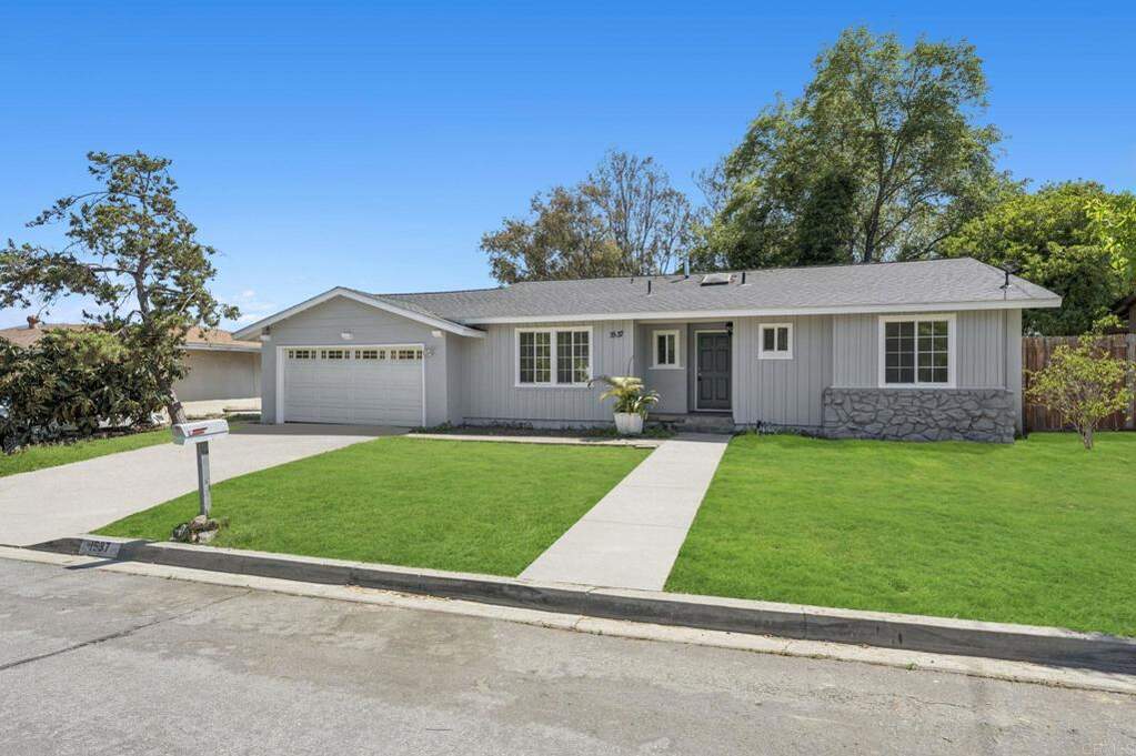 1537 Palomarcos Avenue
