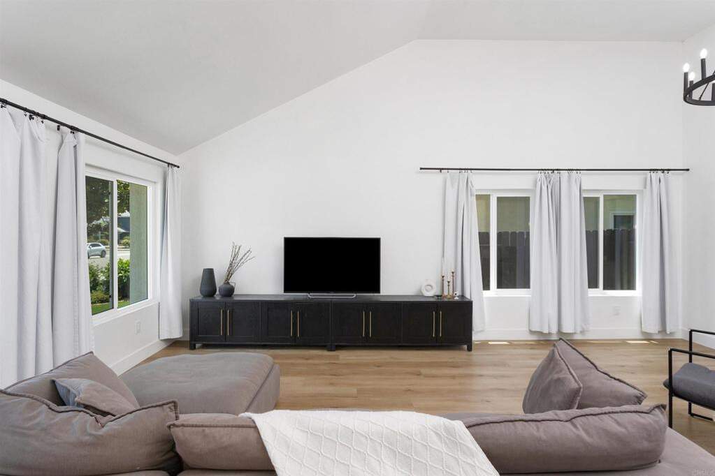 4576 Mariners Bay, Oceanside, CA 92057