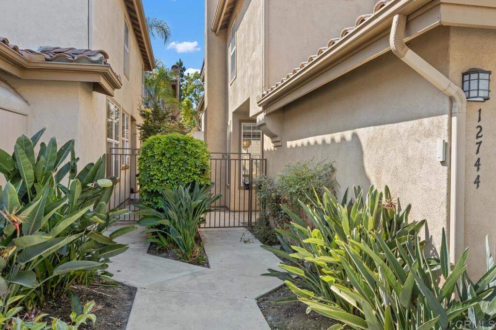 12744 Via Nieve, San Diego, CA 92130