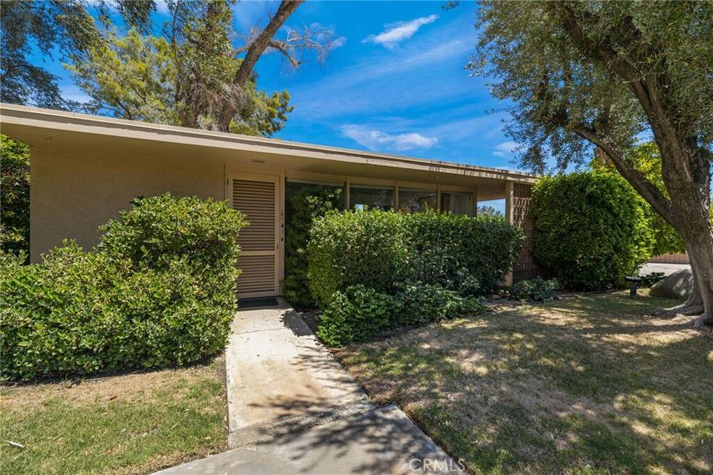 360 Cabrillo Road #101, Palm Springs, CA 92262