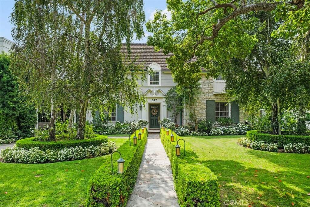 617 Trenton Drive, Beverly Hills, CA 90210