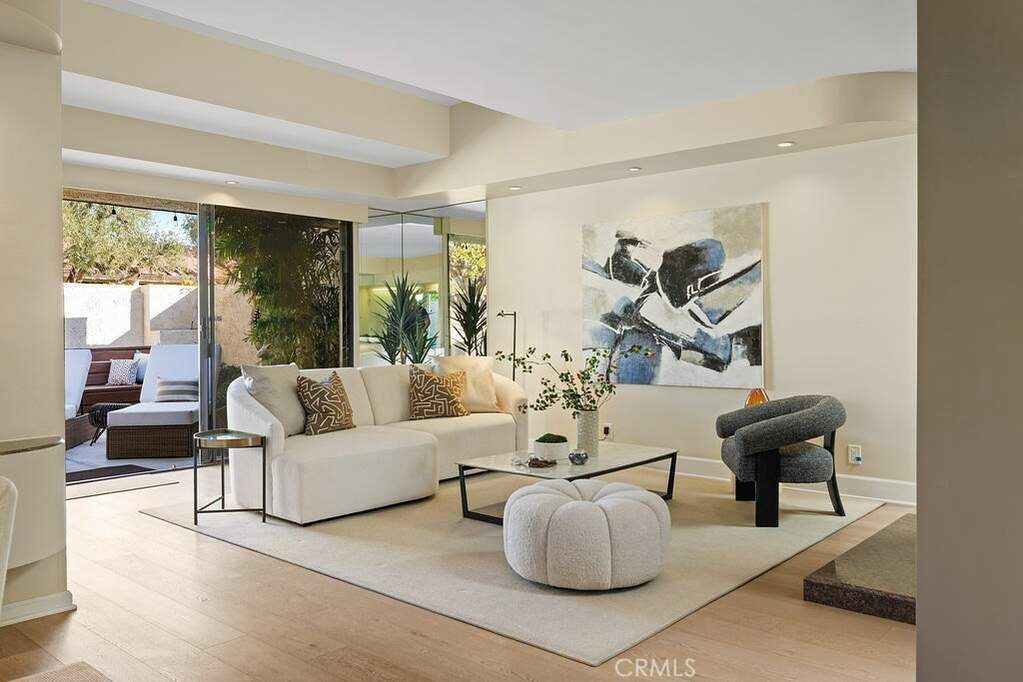 240 N Hermosa Drive, Palm Springs, CA 92262