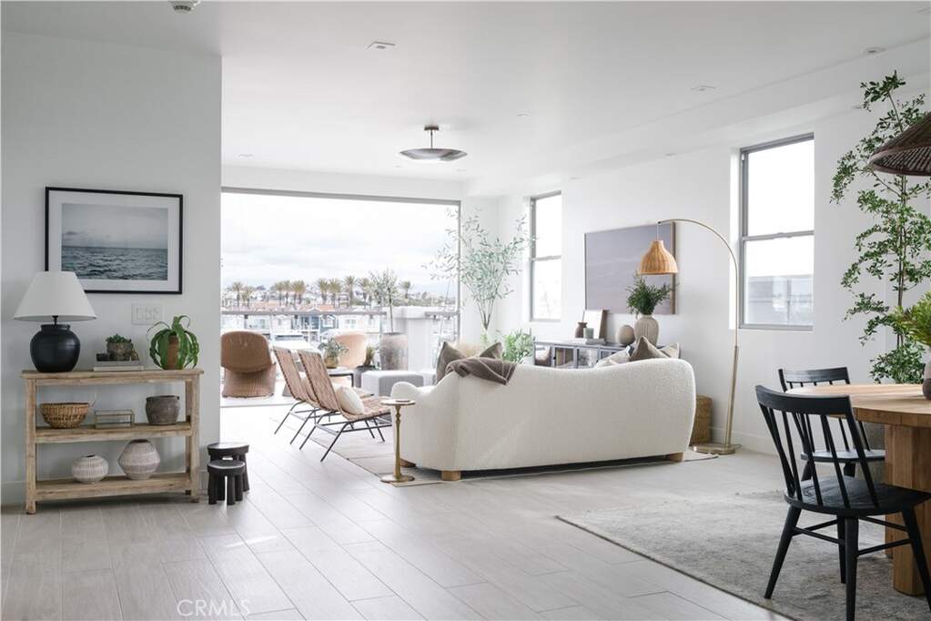 2230 Newport Boulevard #301, Newport Beach, CA 92663