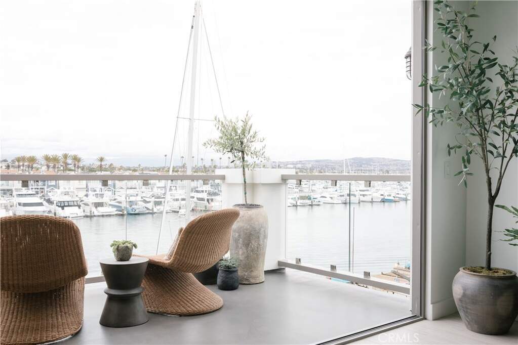 2230 Newport Boulevard #301, Newport Beach, CA 92663