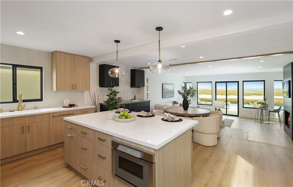 237 Canal Street, Newport Beach, CA 92663