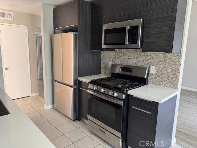 700 W La Veta Avenue #G8, Orange, CA 92868