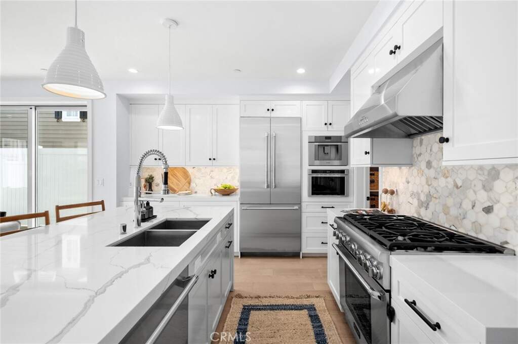 109 Onyx Avenue, Newport Beach, CA 92662