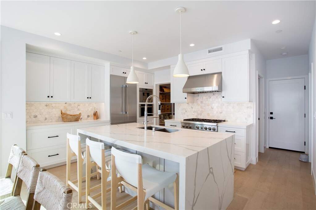 109 Onyx Avenue, Newport Beach, CA 92662
