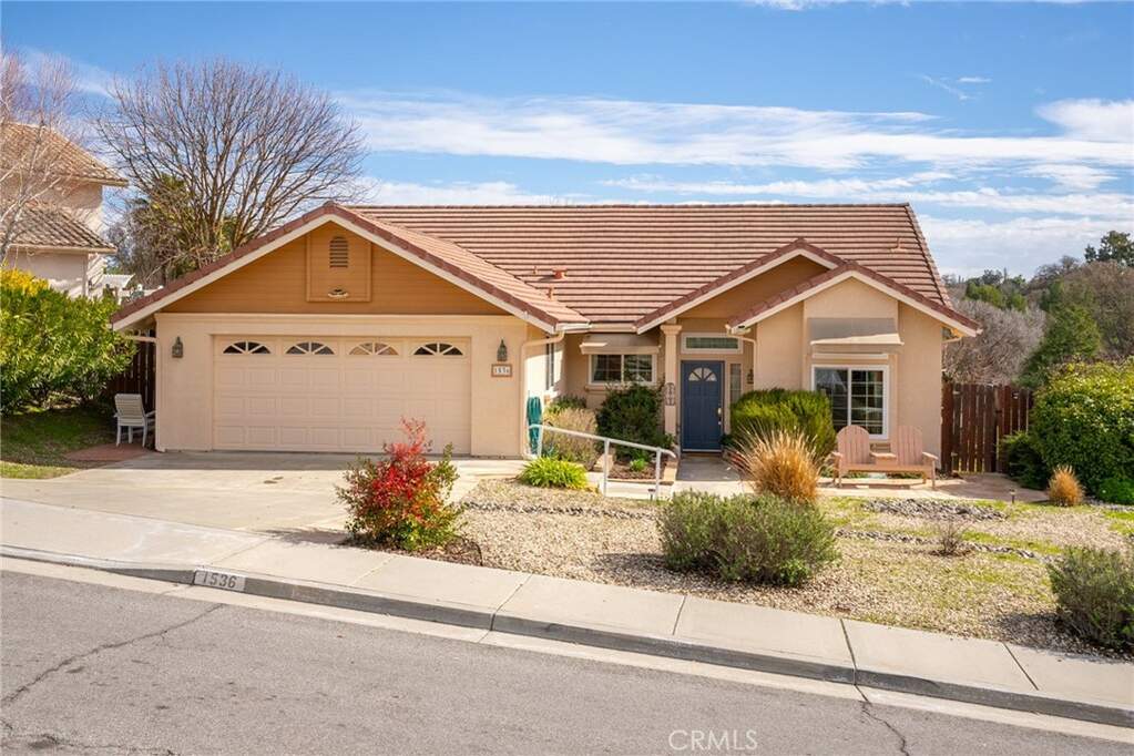 1536 Via Arroyo, Paso Robles, CA 93446
