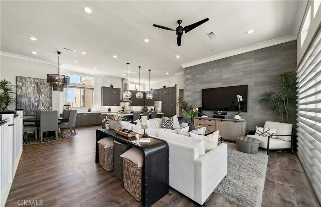 327 Magnet, Irvine, CA 92618