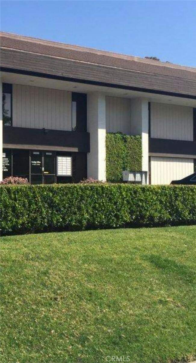 22982 La Cadena Drive 2, Laguna Hills, CA 92653 MLS OC24002582