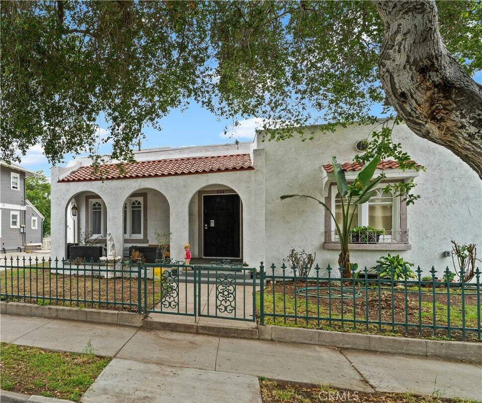 1104 French Street, Santa Ana, CA 92701