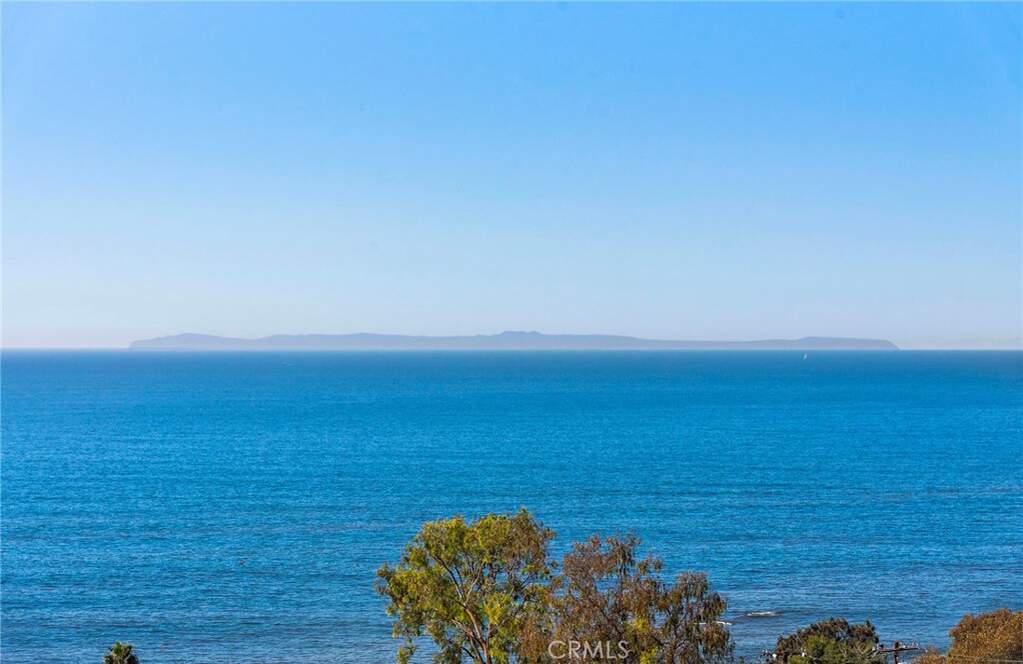 2482 Glenneyre Street, Laguna Beach, CA 92651