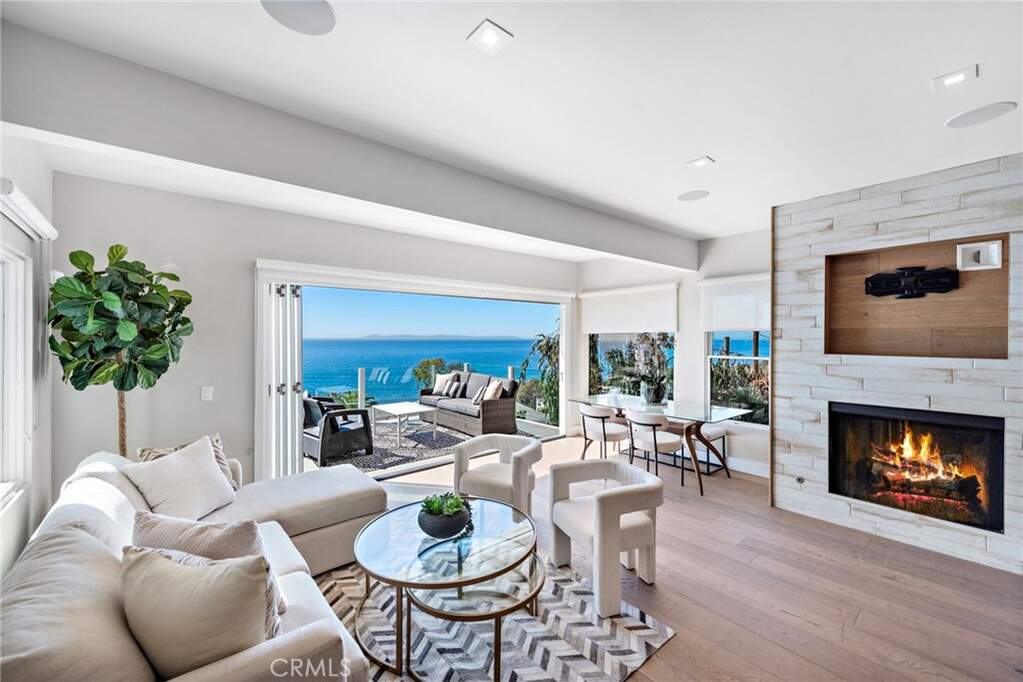 2482 Glenneyre Street, Laguna Beach, CA 92651